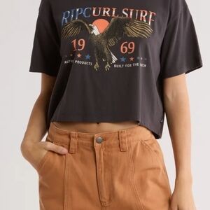 NWT Women's X-Small Rip Curl Cream Crop Tee with Eagle Design